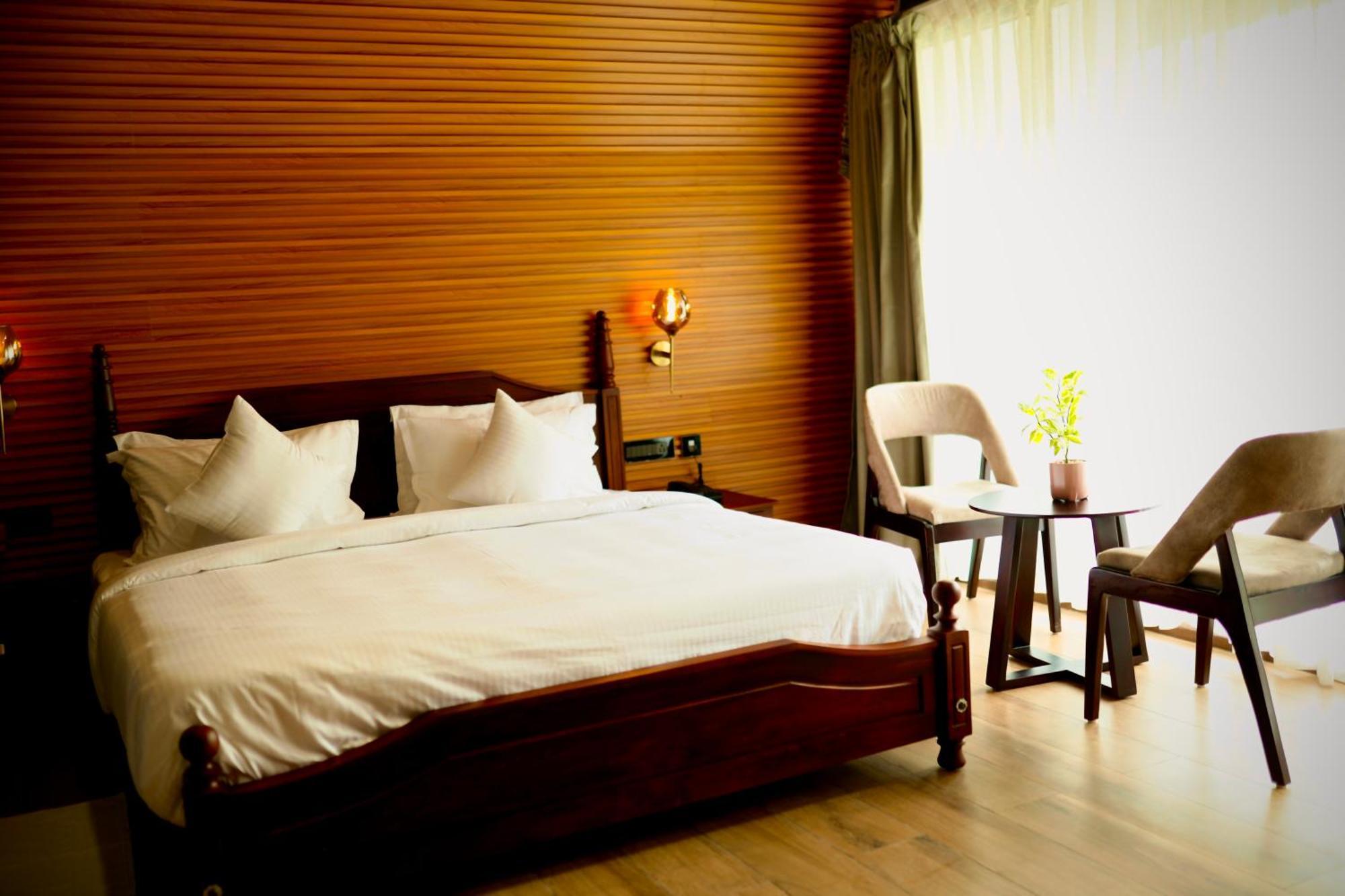 Leela'S 7Th Heaven Resort & Spa Trikunnapuzha Exteriér fotografie