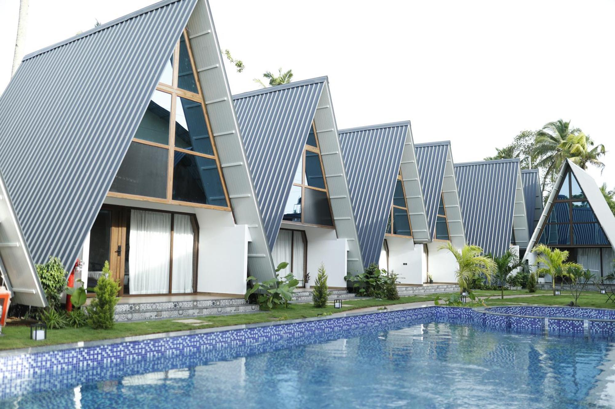 Leela'S 7Th Heaven Resort & Spa Trikunnapuzha Exteriér fotografie