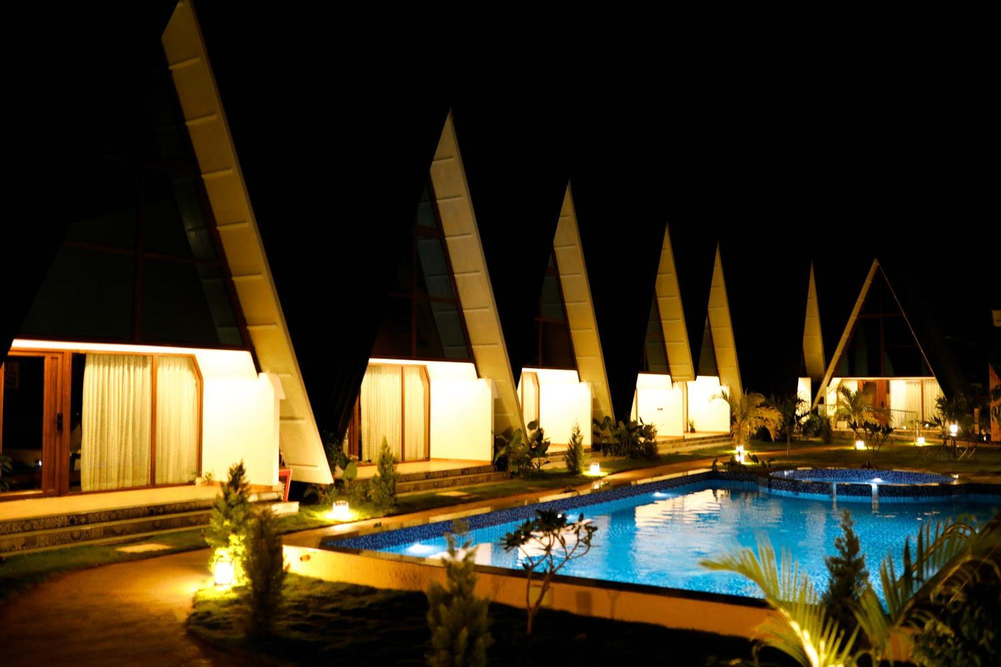 Leela'S 7Th Heaven Resort & Spa Trikunnapuzha Exteriér fotografie